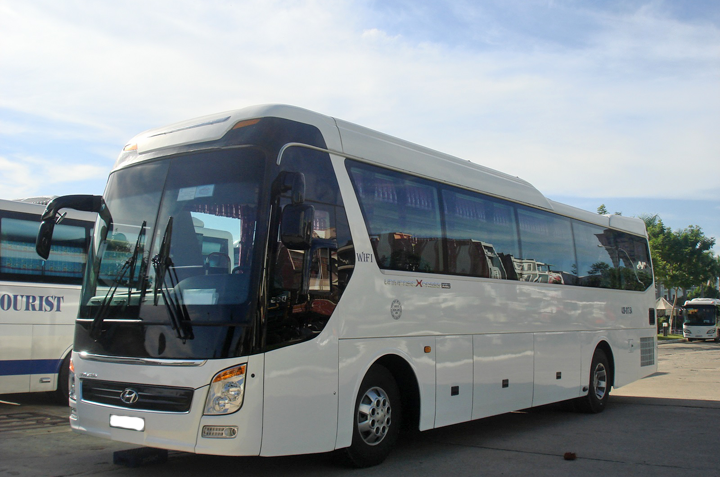 Hyundai universe 45